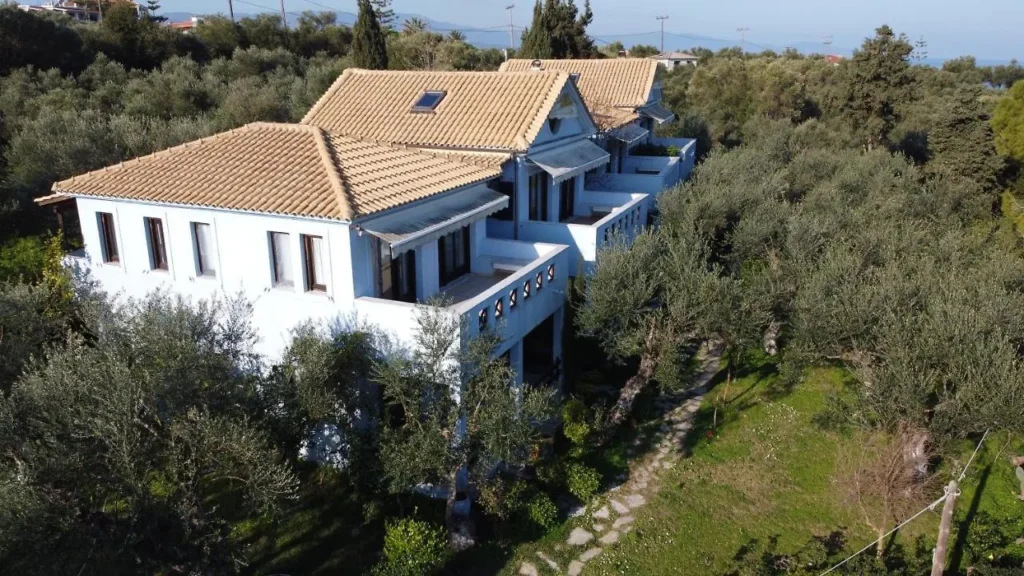 Una villa tra gli ulivi
